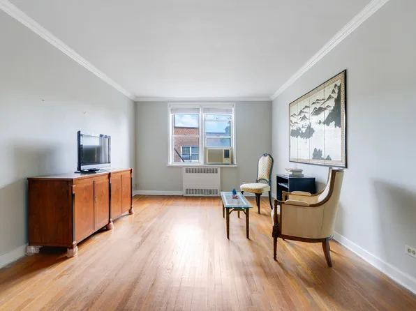 5614 Netherland Avenue image 2 of 10