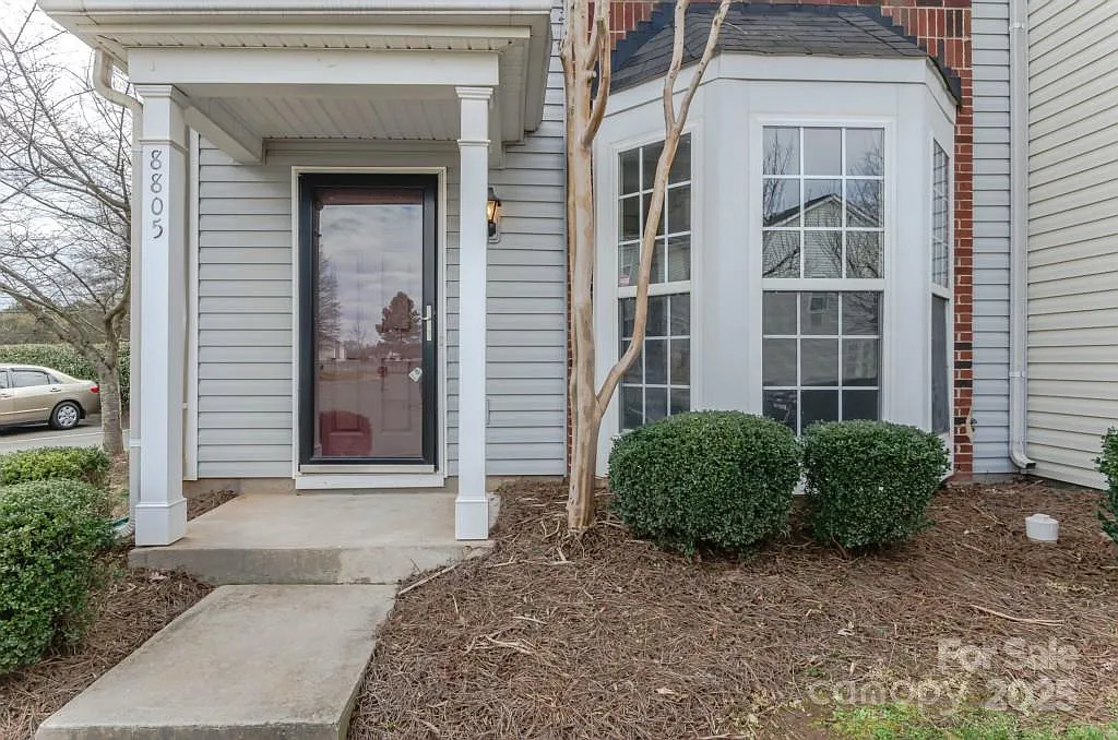 3 bed, 2.5 bath, 1511 sqft, $1,950 — Photo 3