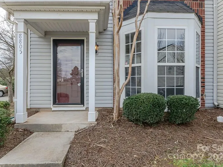 8805 Gerren Ct — Photo 3
