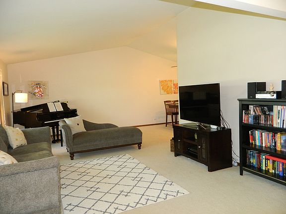 5th image of 1720 Shorewood Dr