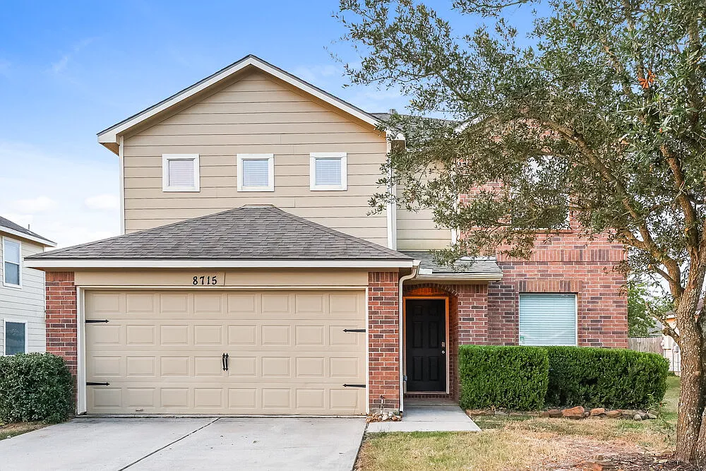 3 bed, 2.5 bath, 2124 sqft, $2,720 — Photo 1