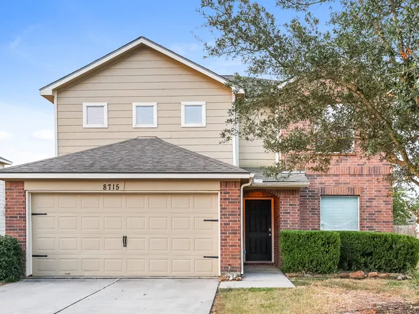 8715 Sunset Pond Dr, Tomball, TX 77375