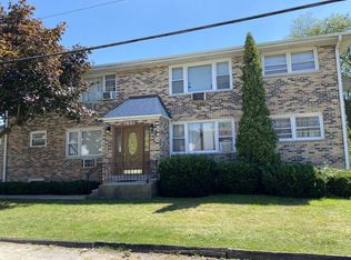 7601 Banks St APT 1E, Justice, IL 60458
