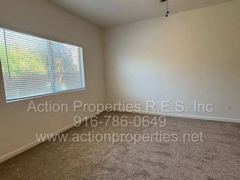 320 Bettencourt Dr — Photo 14