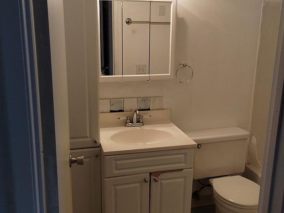 5th image of 303 17th St SE APT 5