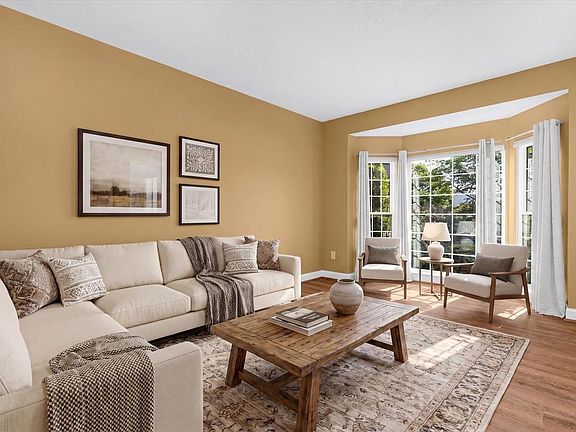 4th image of 7586 Easton Club Dr