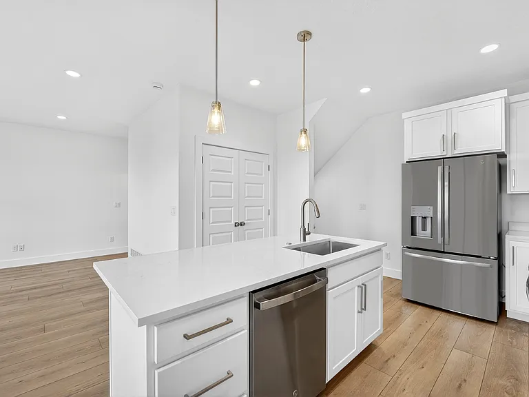 2203 W Swift Fox Dr — Photo 9