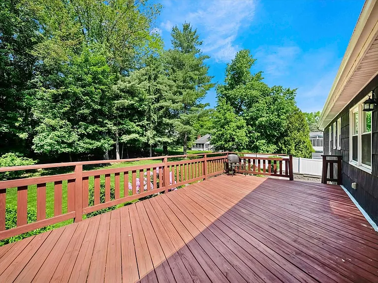 5 Dorchester Ave — Photo 3