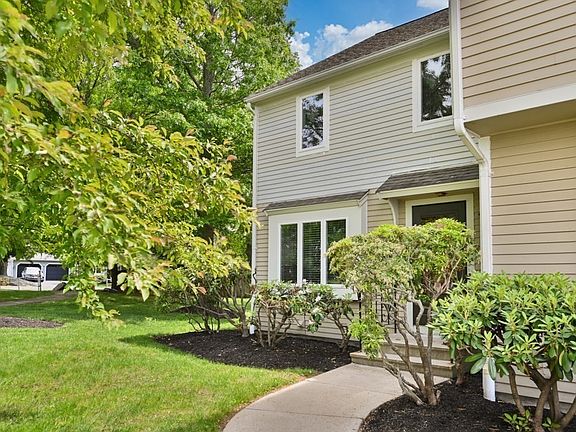 2nd image of 1601 Lewis O Gray Dr Unit 1601