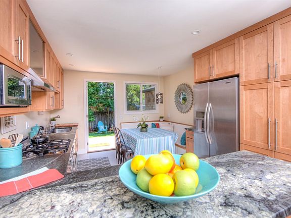 5th image of 24 Chanticleer Street