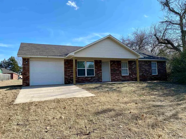 310 Pine St, Clarksville, AR 72830