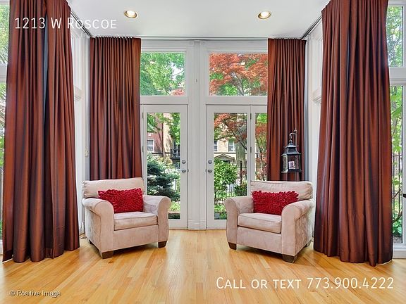 2nd image of 1213 W Roscoe St