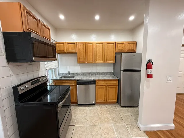 1 Kenilworth St #6 — Photo 5