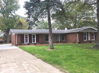 2465 Greenberry Dr, Florissant, MO 63033