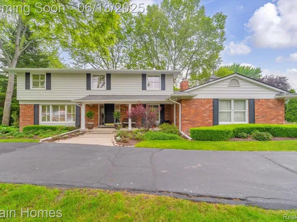 2861 Whittier Dr, Bloomfield Hills, MI 48304