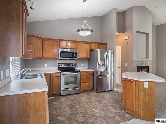 5th image of 14260 Redick Ave