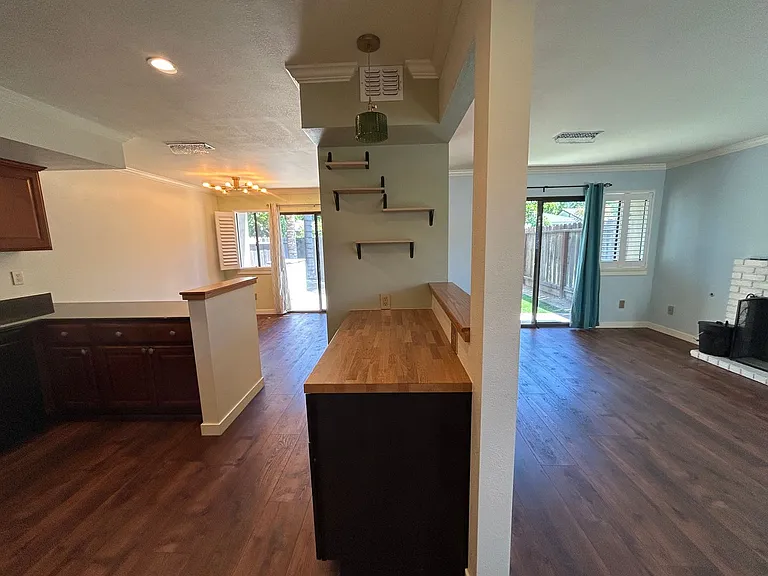 1228 W Roseburg Ave #A — Photo 3