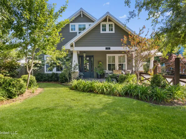 1112 Lafontaine Ave, Ocean Springs, MS 39564