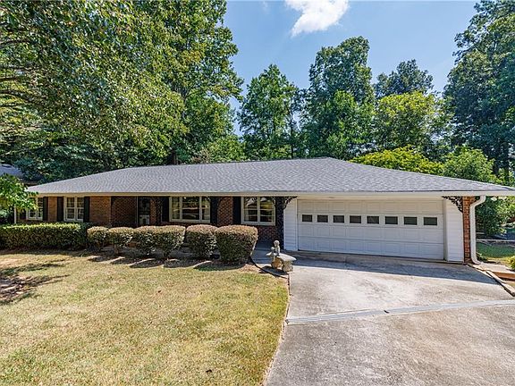 3rd image of 3612 Hershey Ln