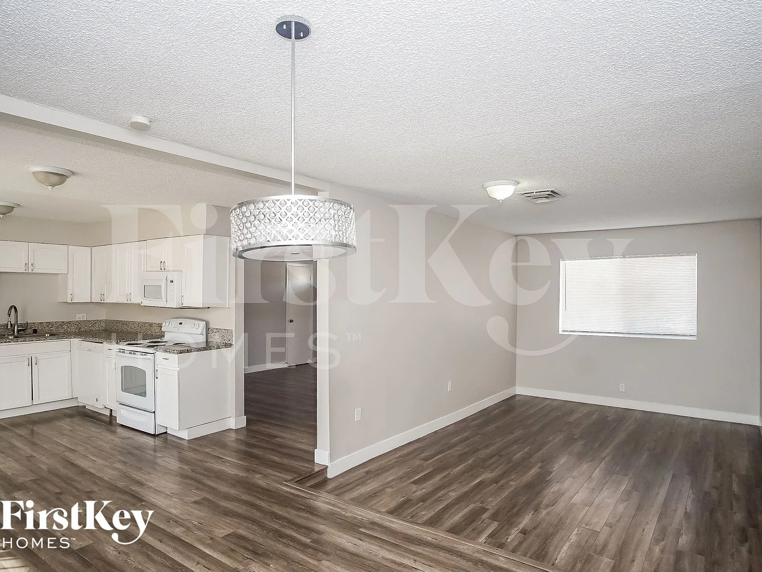 3 bed, 2.0 bath, 1248 sqft, $1,985 — Photo 4