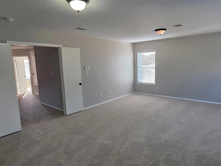 3037 Bradford Park Dr — Photo 12