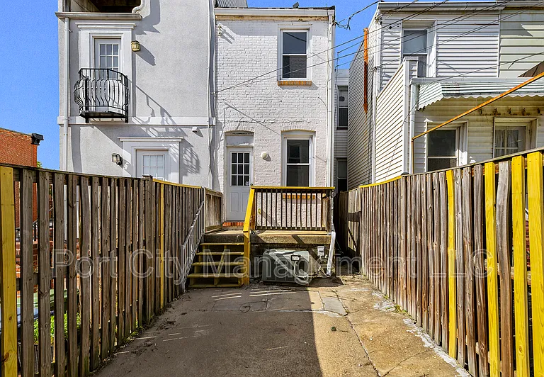 2925 Fait Ave #1 — Photo 10