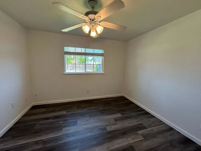 3086 Beverly Ct — Photo 13