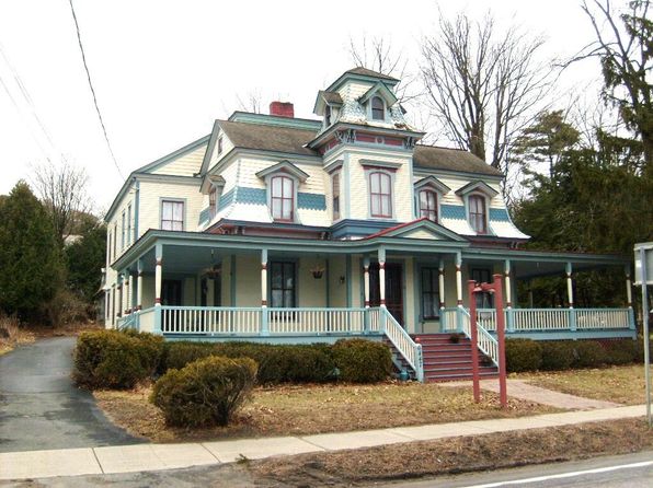 6447 Main St, Westport, NY 12993