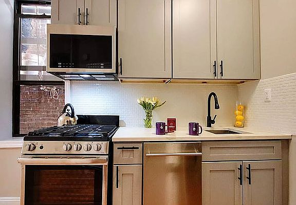 2nd image of 224 E 36th St #5C
