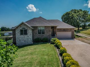 3511 Mills Valley Blvd, Marshfield, MO 65706