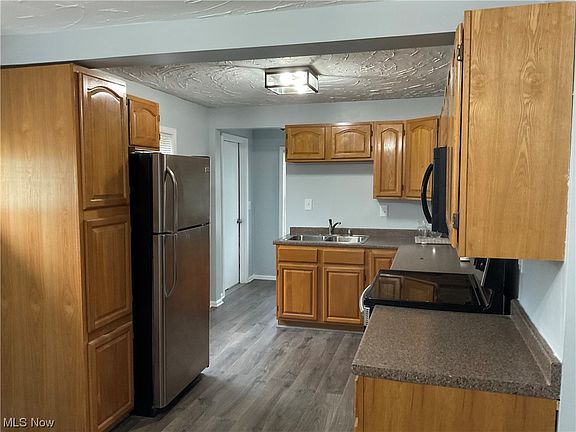 3rd image of 33850 Beach Park Ave