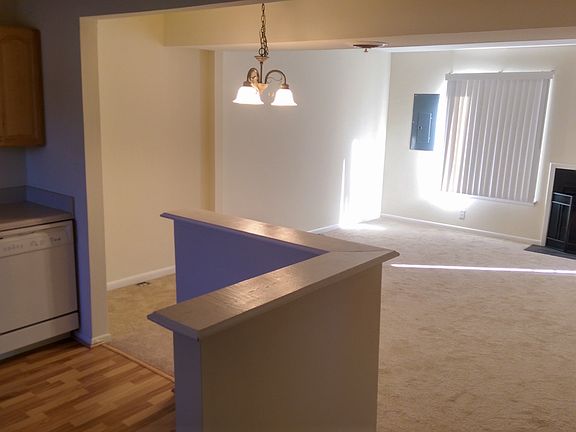 3rd image of 1904 Airy Cir