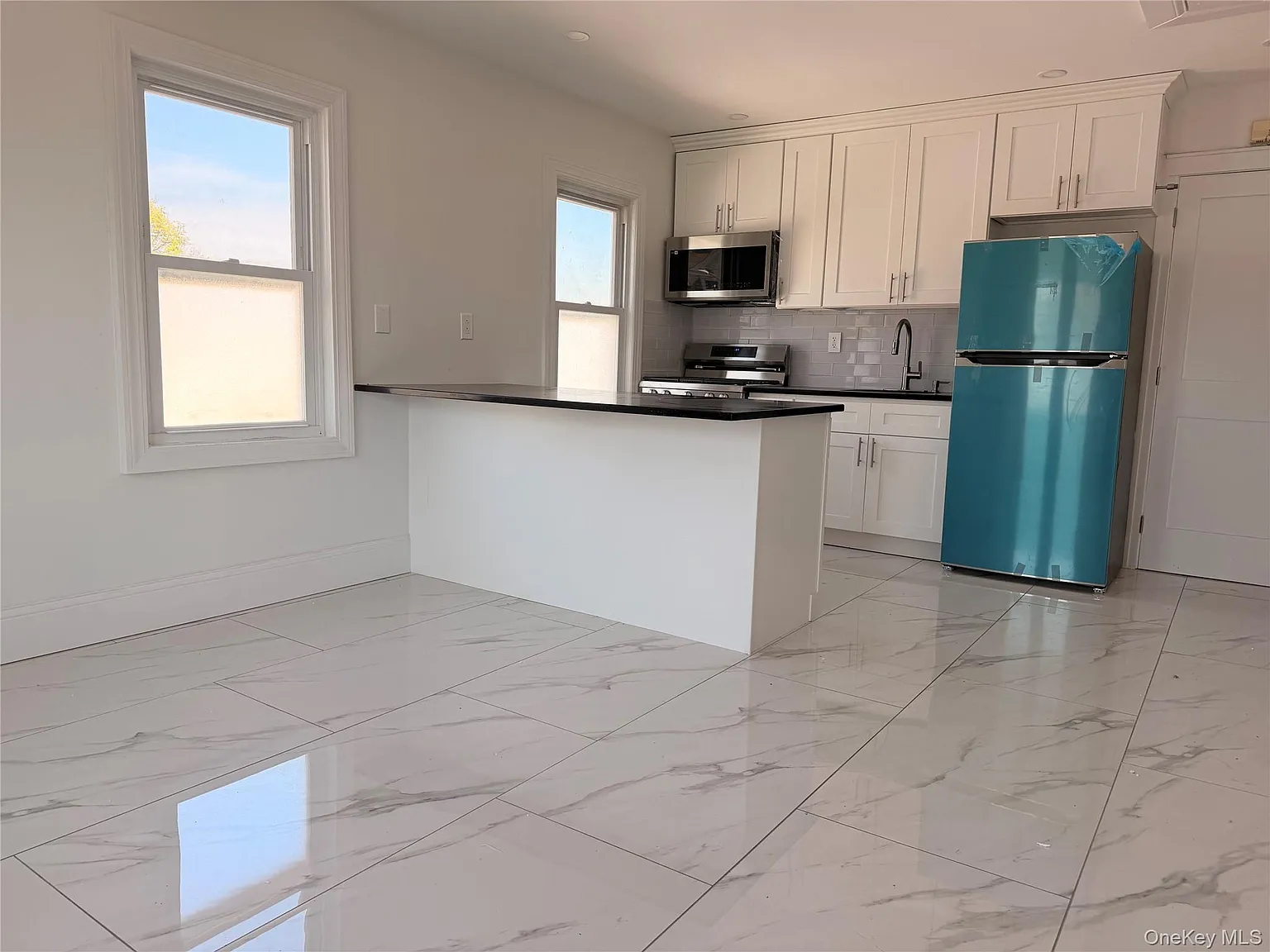 1 bed, 1.0 bath, 1944 sqft, $1,700 — Photo 4