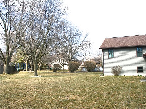 Spacious Yard