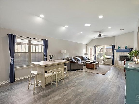 4th image of 5121 Pinewood Dr