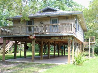 128 Lake Dr, Lucedale, MS 39452