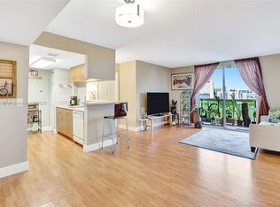 816 NW 11th St APT 905, Miami, FL 33136