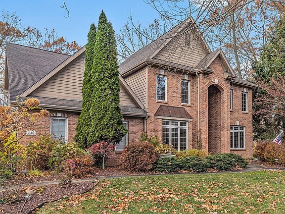 3rd image of 8022 Alta Vista Dr