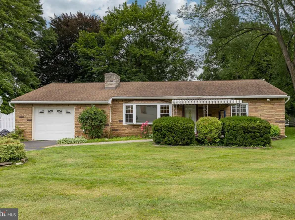 8 Garden Cir, West Chester, PA 19382