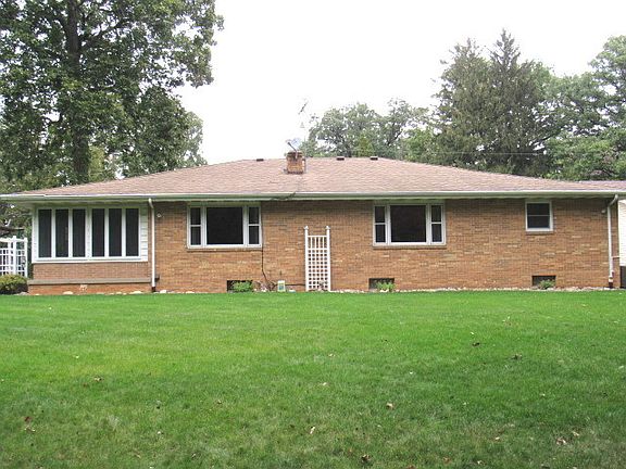 4th image of 698 W Woodlawn St