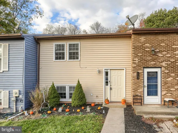 321 Juniper Dr, Etters, PA 17319