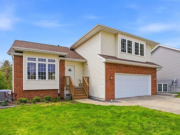 3rd image of 7 Ambrose Ct