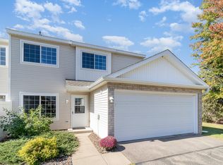 1704 Crestview St, Shakopee, MN 55379