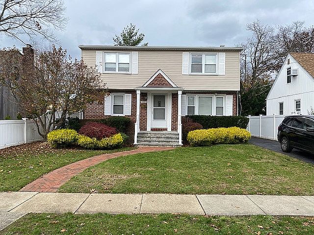 1st image of 1420 Noel Ave