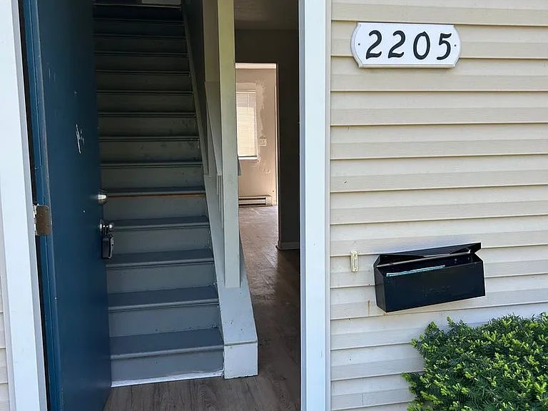 2205 Clarendon Ln — Photo 1