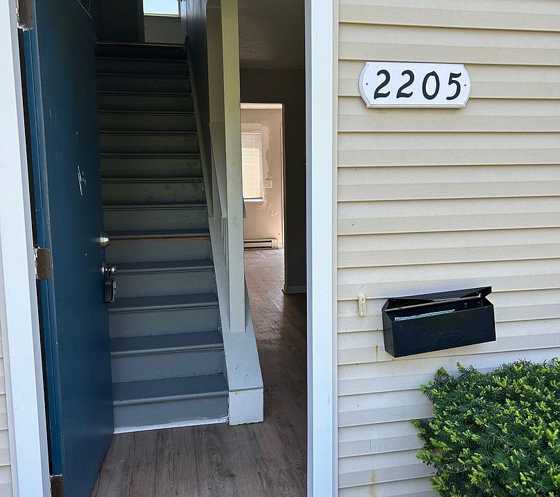 1st image of 2205 Clarendon Ln