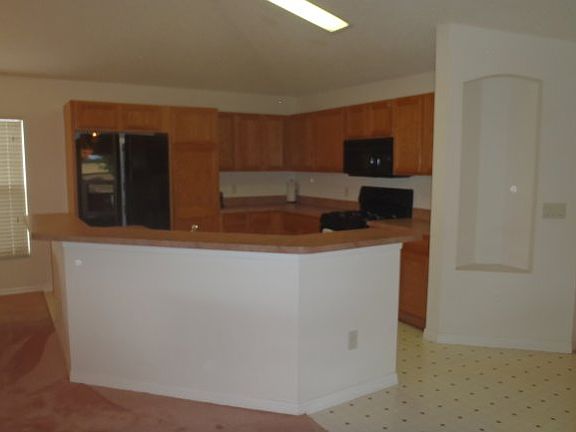 4th image of 3317 Archer Ave
