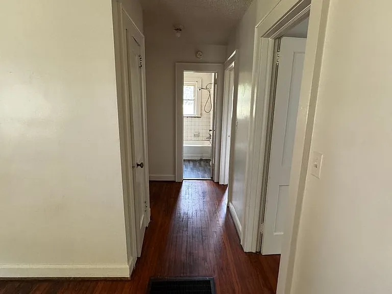 816 Churchill Dr — Photo 5