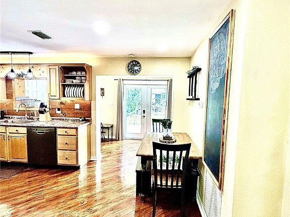 5th image of 310 Morgan Cir N