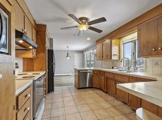 100 Gilmore St, Lowell, MA 01854